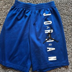 Boys Jordan Shorts size L